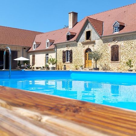 Gite A La Ferme Bassillon-Vauze Bagian luar foto