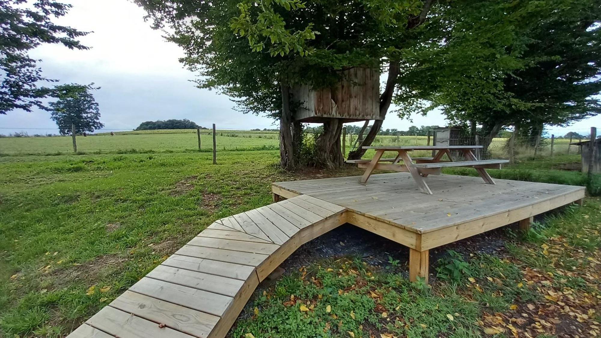 Gite A La Ferme Bassillon-Vauze Bagian luar foto